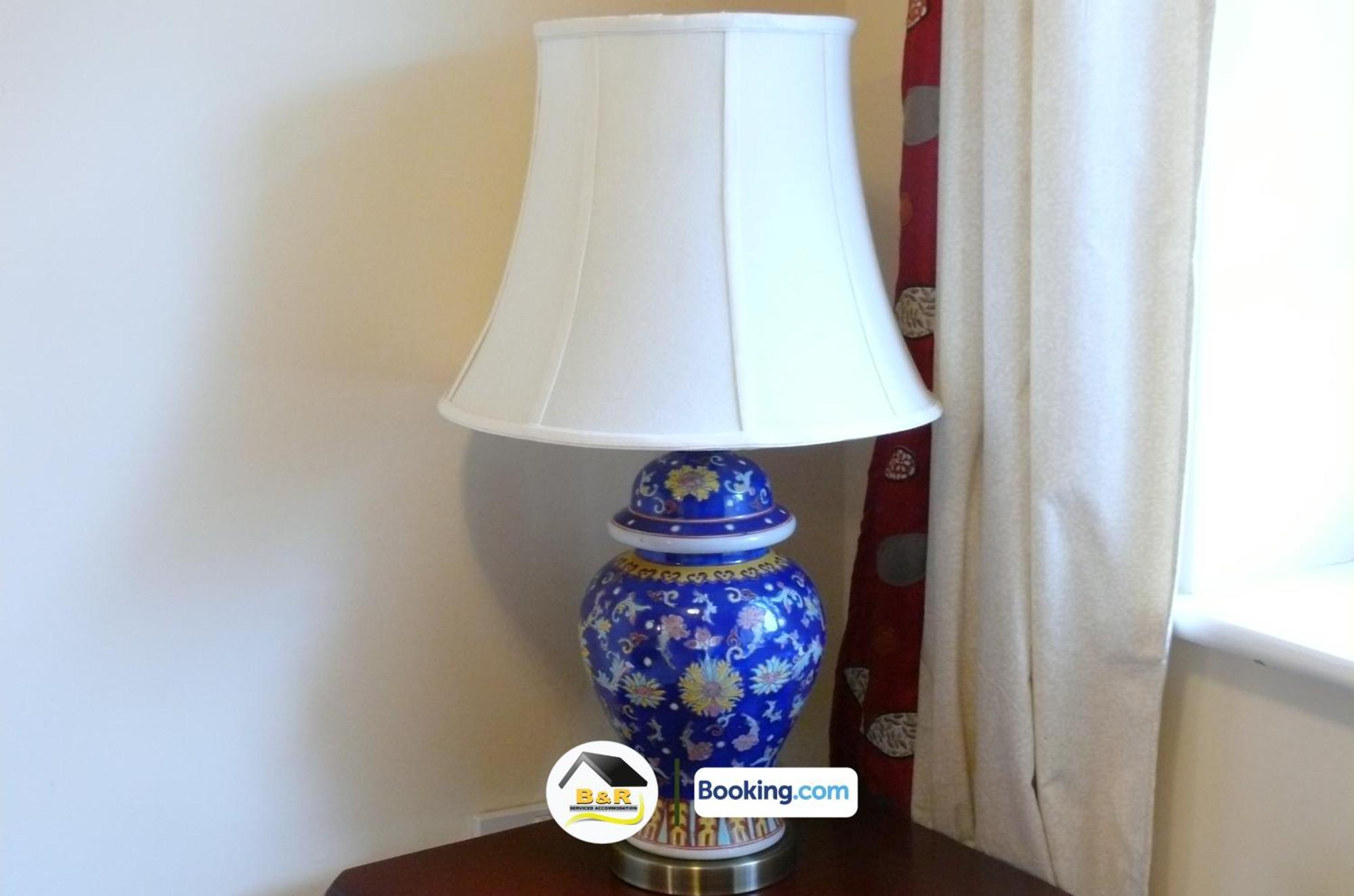 3 Bedroom House By B And R Serviced Accommodation Amesbury With Super Fast Wi-Fi 145Mbps Dış mekan fotoğraf